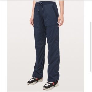 Lululemon dance studio pant unlined size 4 in true navy. Like-new condition.
